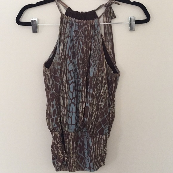 Sleeveless top - Picture 1 of 4